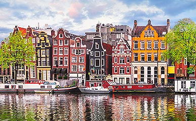 limousine service amsterdam View of canal houses in Amsterdam, the location of MEESTERCHAUFFEURS Limousine Service.