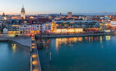 limousine service friedrichshafen friedrichshafen am bodensee in the evening.